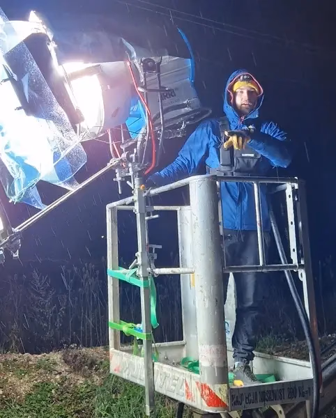 HMI light on lift